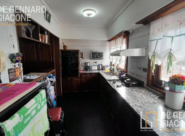 Casa · 299m² · 4 Ambientes · 1 Cochera