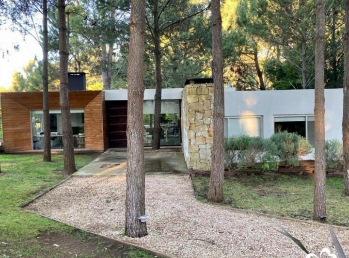 Casa · 135m² · 4 Ambientes · 1 Cochera