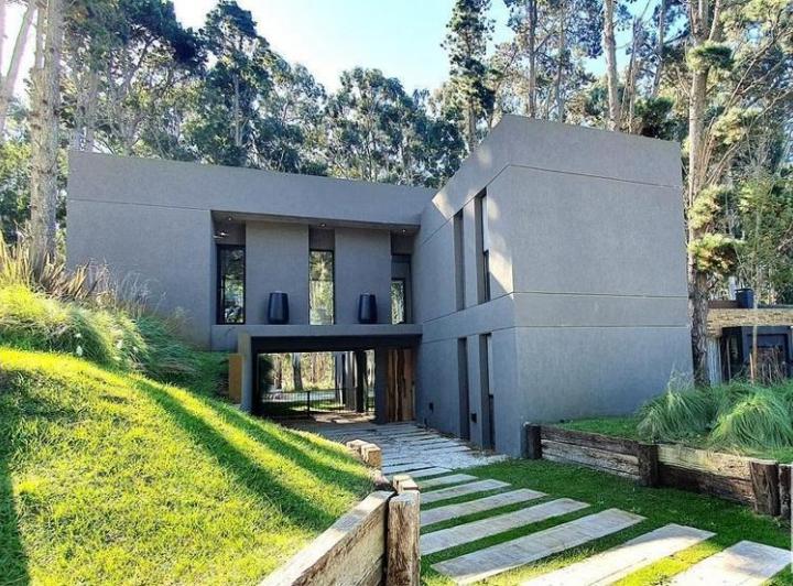 Casa · 232m² · 5 Ambientes