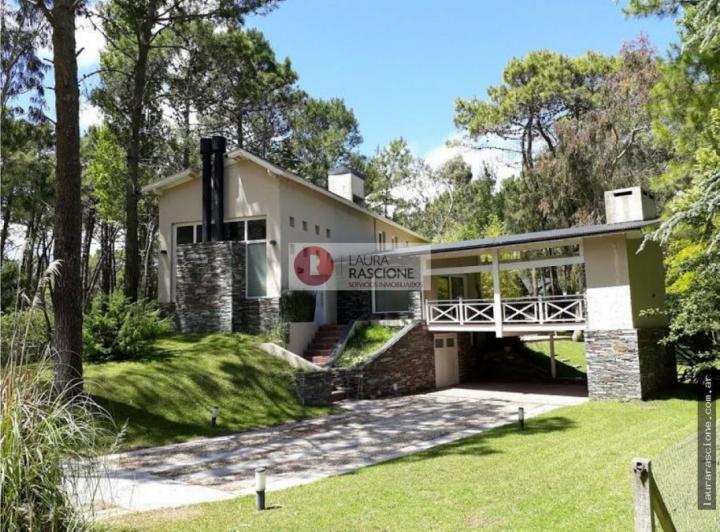 Casa · 280m² · 4 Dormitorios