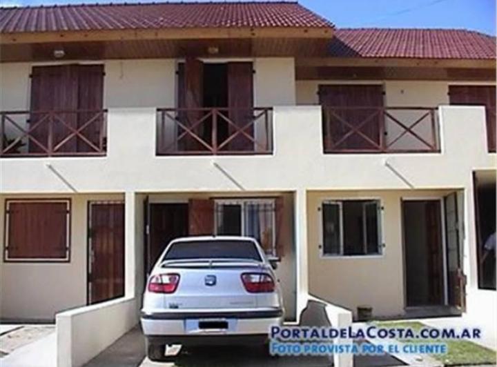 Casa · 1m² · 4 Ambientes · 1 Cochera
