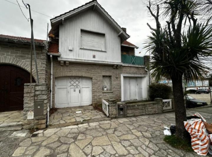 Casa · 262m² · 8 Ambientes