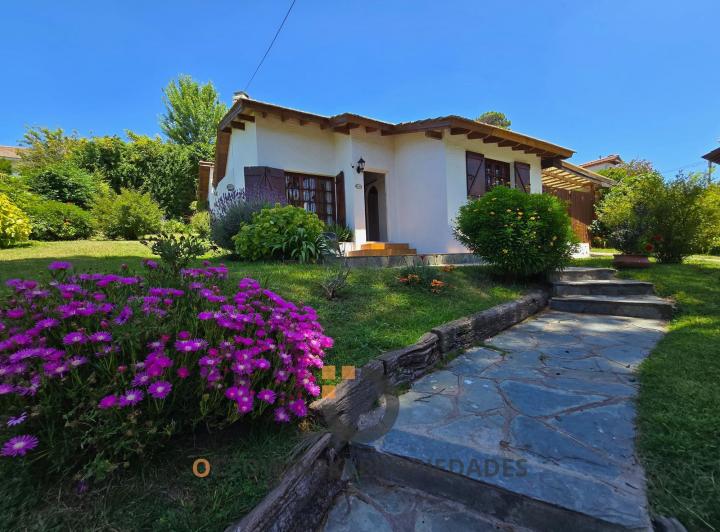 Casa · 87m² · 4 Ambientes · 1 Cochera