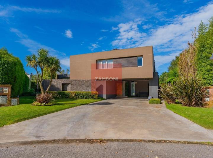 Casa · 400m² · 5 Ambientes