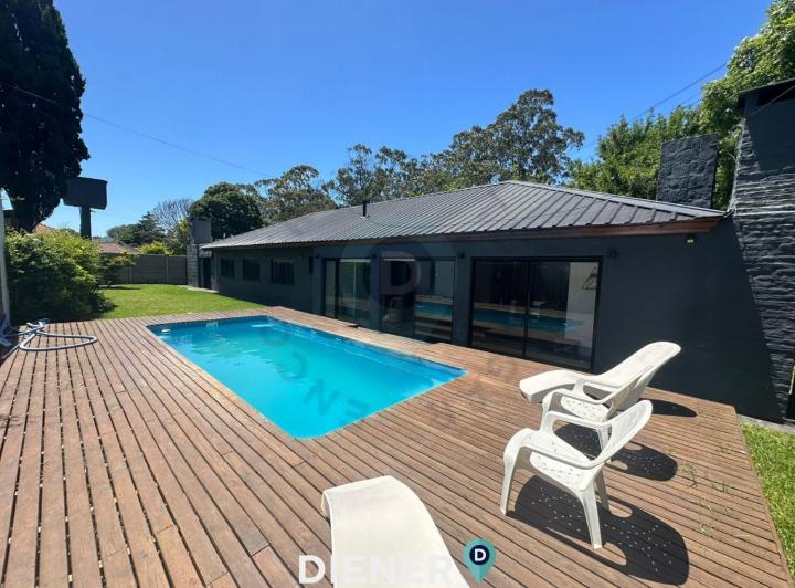 Casa · 320m² · 4 Ambientes · 1 Cochera