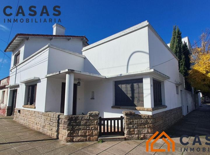 Casa · 143m² · 3 Ambientes · 1 Cochera