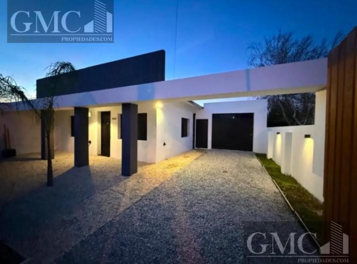 Casa · 205m² · 3 Ambientes · 5 Cocheras