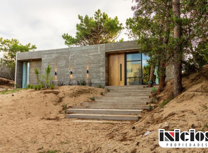 Casa · 1m² · 3 Ambientes