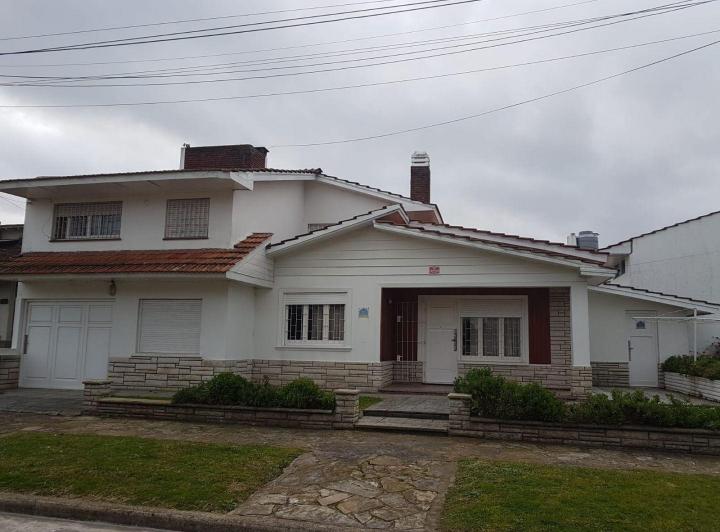 Casa · 159m² · 5 Ambientes · 1 Cochera
