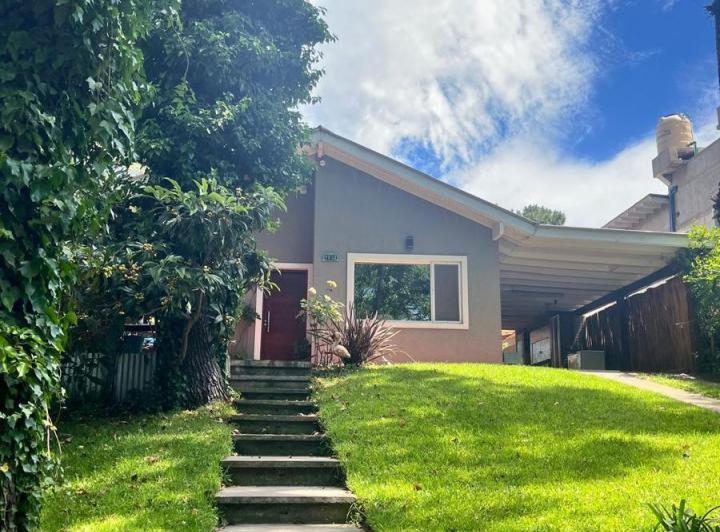 Casa · 200m² · 4 Ambientes · 1 Cochera