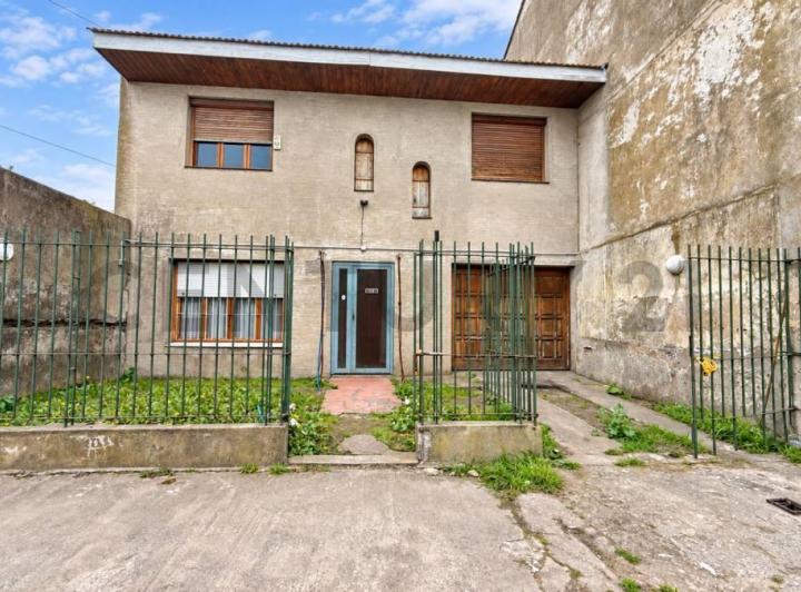 Casa · 189m² · 6 Ambientes · 1 Cochera