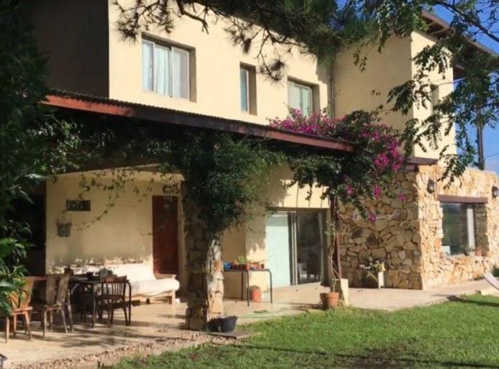 Casa · 260m² · 5 Ambientes · 1 Cochera