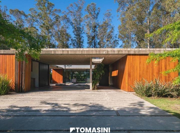 Casa · 182m² · 4 Ambientes · 2 Cocheras
