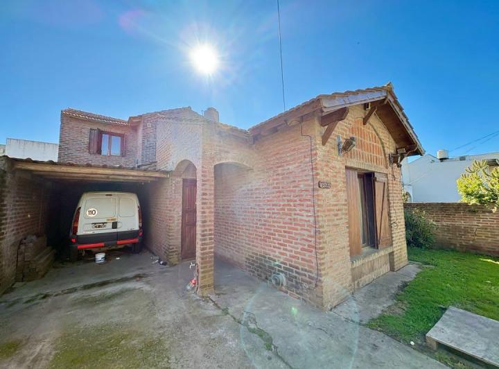Casa · 120m² · 5 Ambientes · 1 Cochera