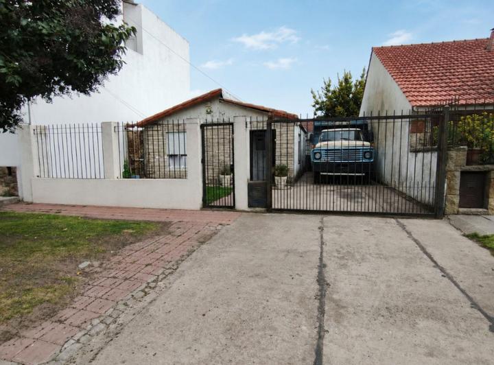 Casa · 71m² · 3 Ambientes · 2 Cocheras