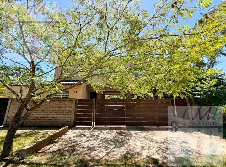 Casa · 150m² · 3 Ambientes · 2 Cocheras