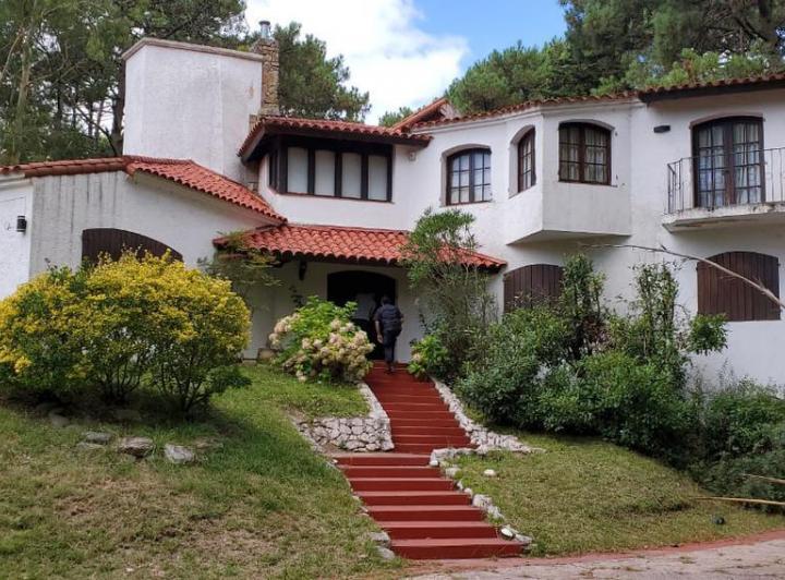 Casa · 660m² · 5 Ambientes · 1 Cochera