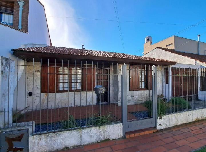 Casa · 101m² · 4 Ambientes · 1 Cochera
