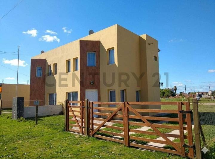 Casa · 54m² · 3 Ambientes · 1 Cochera