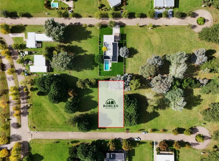 Terreno · 840m²