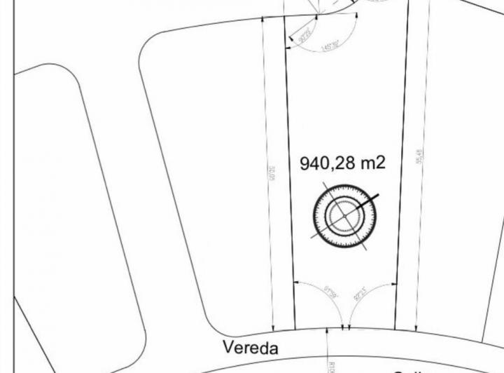 Terreno · 940m²