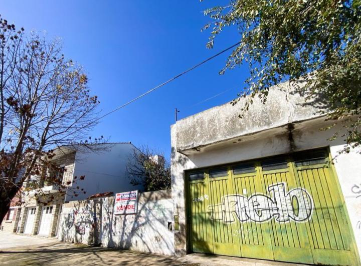Terreno · 196m²