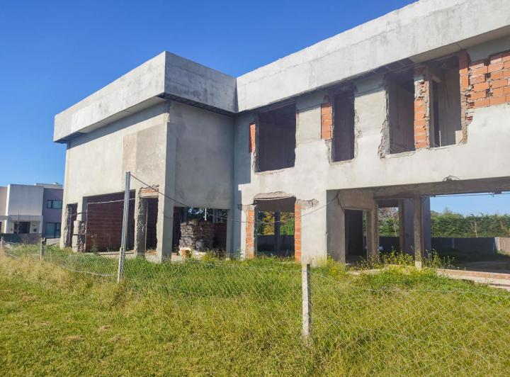 Terreno · 906m²