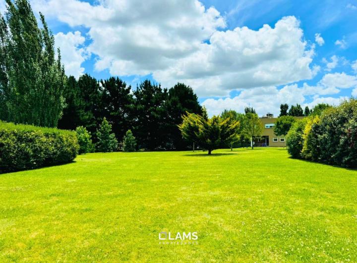 Terreno · 873m²