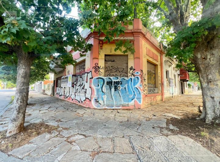 Terreno · 240m²