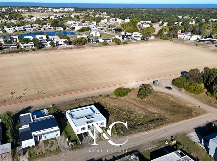 Terreno · 891m²