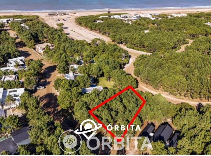 Terreno · 953m²