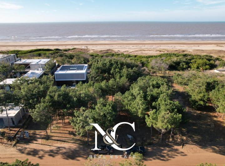 Terreno · 1400m²