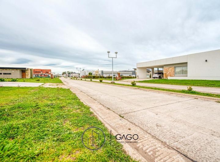 Terreno · 663m² · 1 Ambiente · 1 Cochera