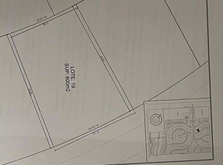 Terreno · 600m²