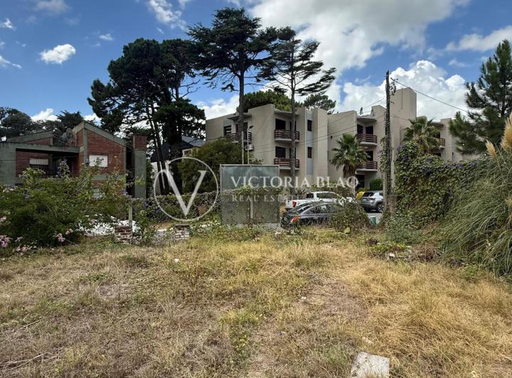 Terreno · 1260m²