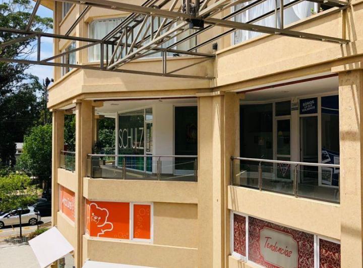 Local comercial · 104m²
