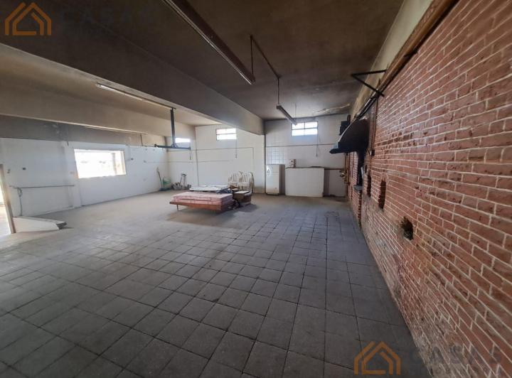 Local comercial · 740m² · 15 Ambientes · 10 Cocheras
