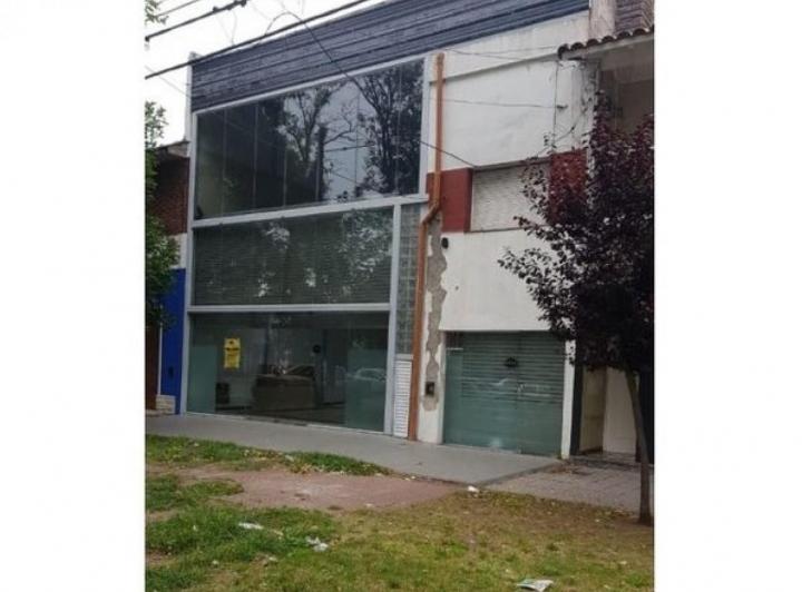 Local comercial · 200m²