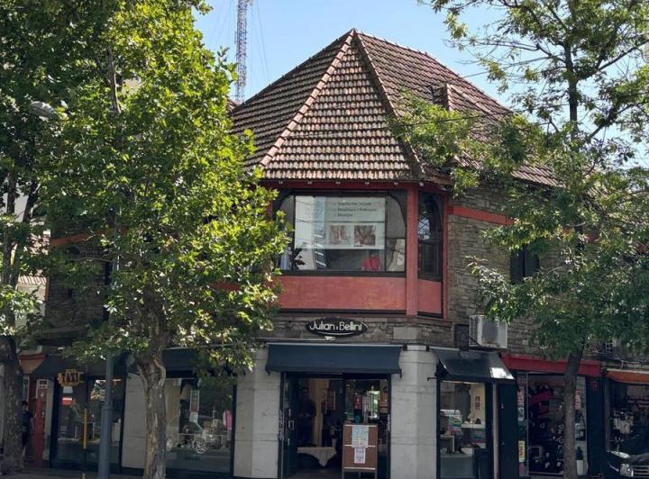 Local comercial · 152m² · 8 Ambientes