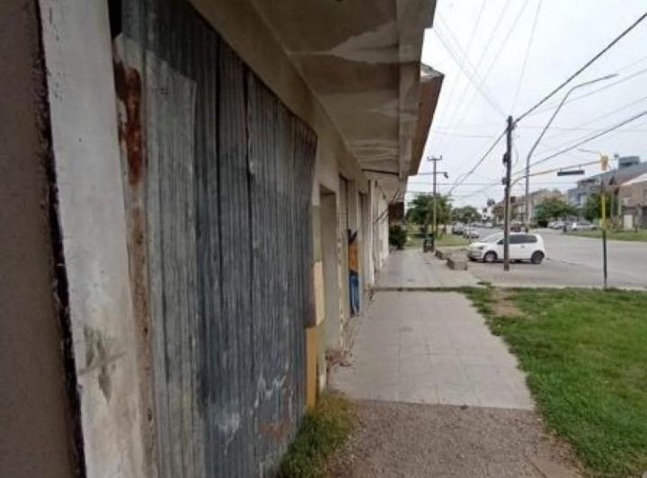 Local comercial · 140m² · 1 Cochera