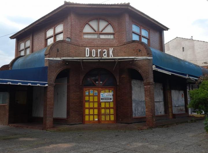 Local comercial · 180m²