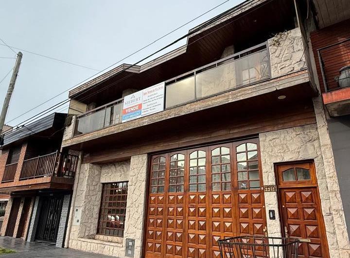 Local comercial · 270m² · 3 Ambientes · 1 Cochera
