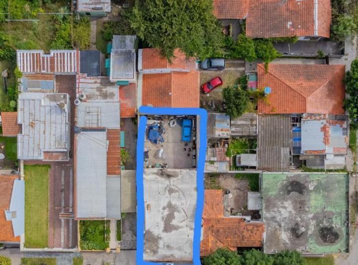Local comercial · 130m² · 3 Ambientes