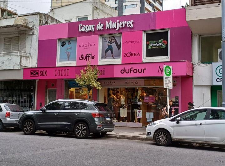 Local comercial · 690m²