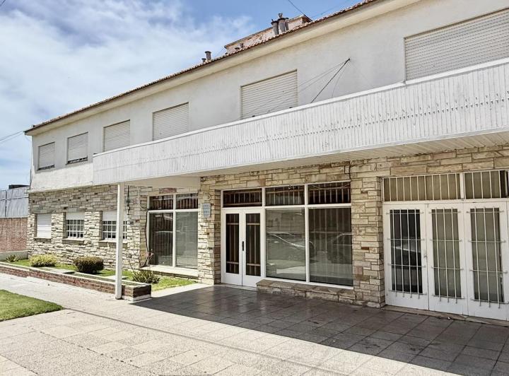 Local comercial · 900m²
