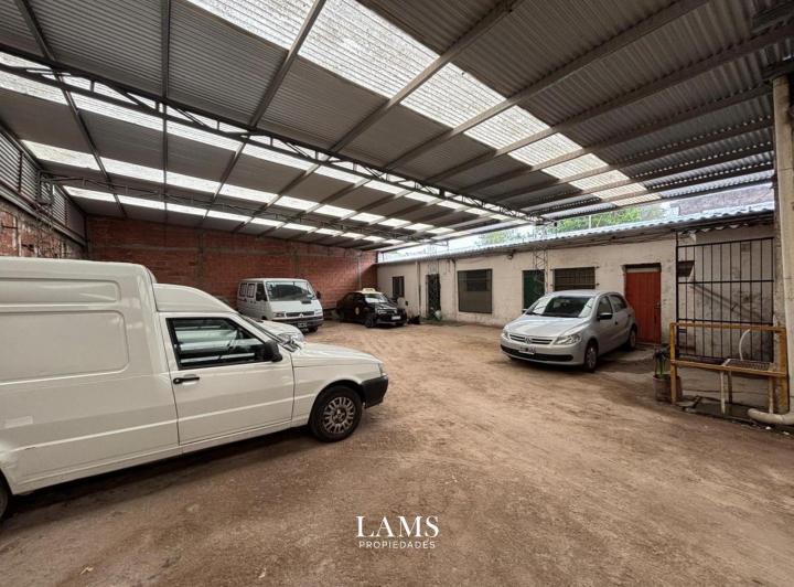 Local comercial · 186m² · 1 Ambiente · 1 Cochera