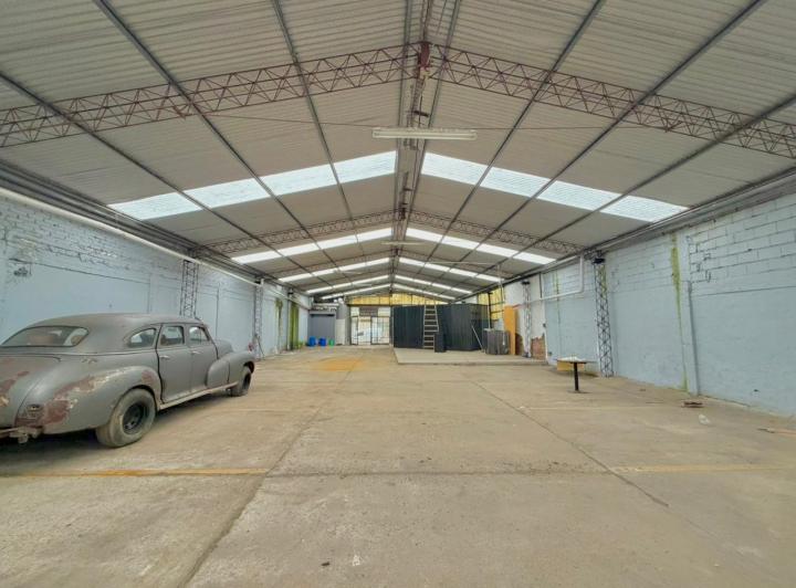Local comercial · 533m²