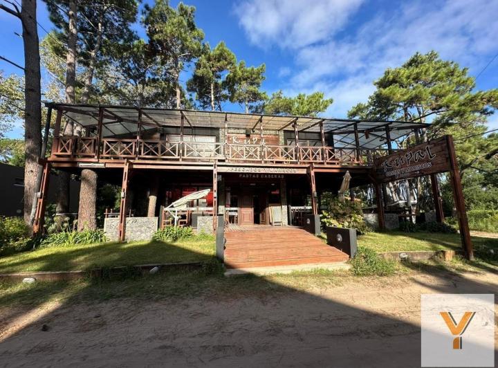 Local comercial · 387m² · 5 Ambientes