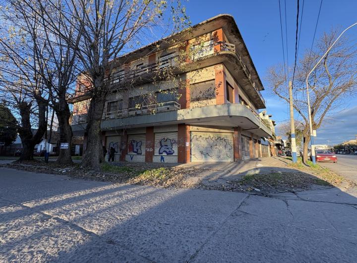 Local comercial · 972m²