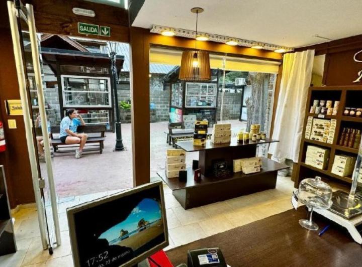 Local comercial · 144m² · 4 Ambientes